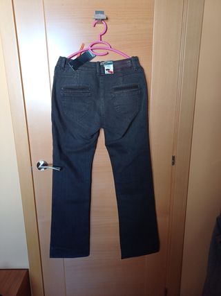 PANTALONES ZERRES BOOTCUT. #38