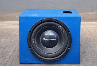 Subwoofer Pioneer y etapa JBL