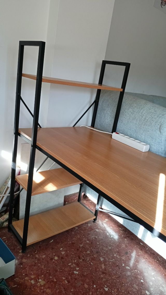 Escritorio Kecil 140 cm - Negro