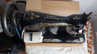 Máquina de coser Singer antigua eléctrica