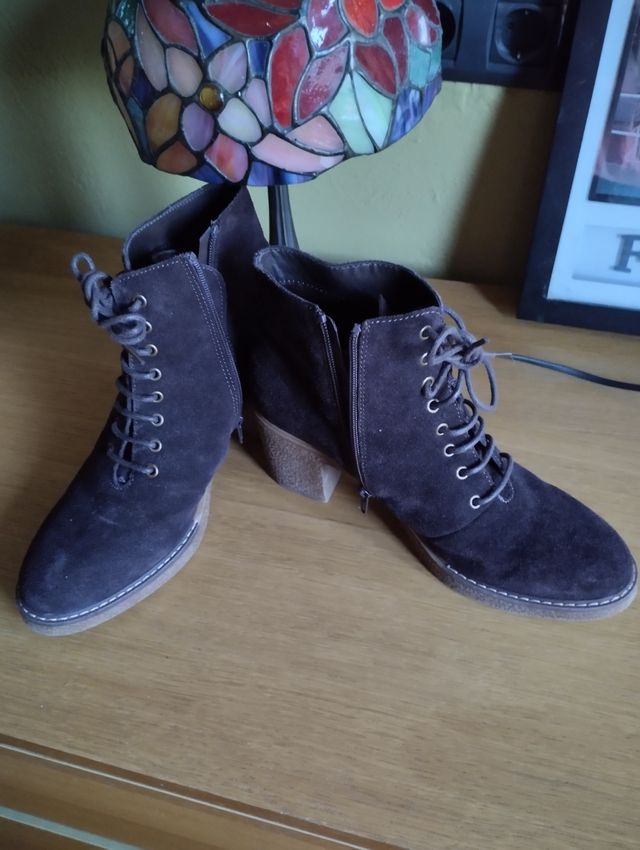 Botines serraje talla 40
