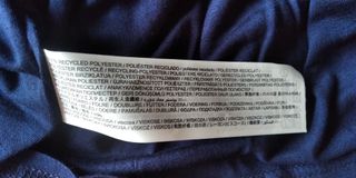 Blusa azul con topitos negros