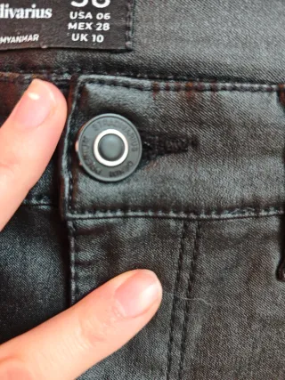 Pantalones efecto cuero efecto piel