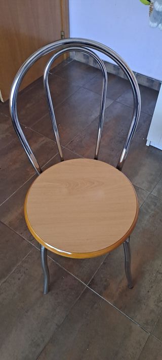 mesa cocina madera haya+ cuatro sillas