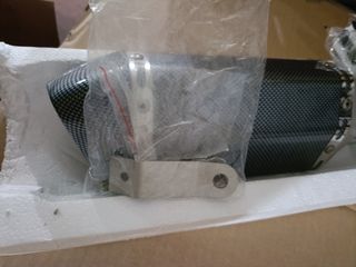 Escape fibra de carbono