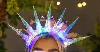 Corona disfraz adulto SIN ESTRENAR