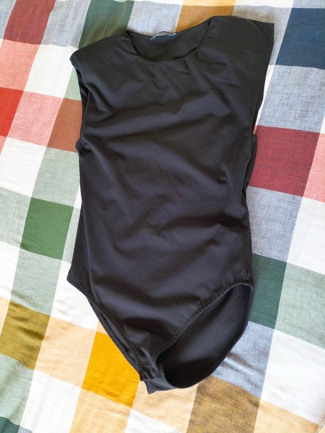 Body ZARA. Talla M