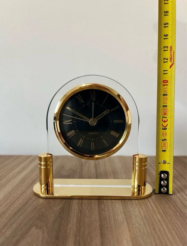 RELOJ DE MESA CON ALARMA