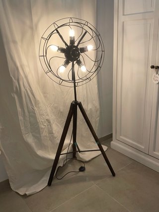 Lámpara de pie retro estilo ventilador