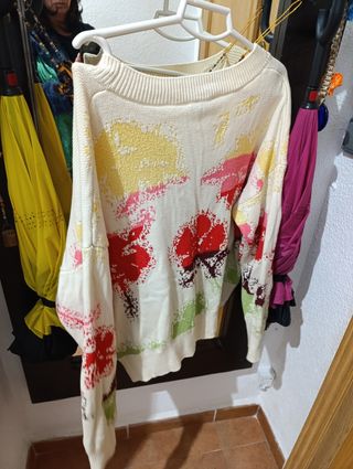 Jersey súper bonito desigual