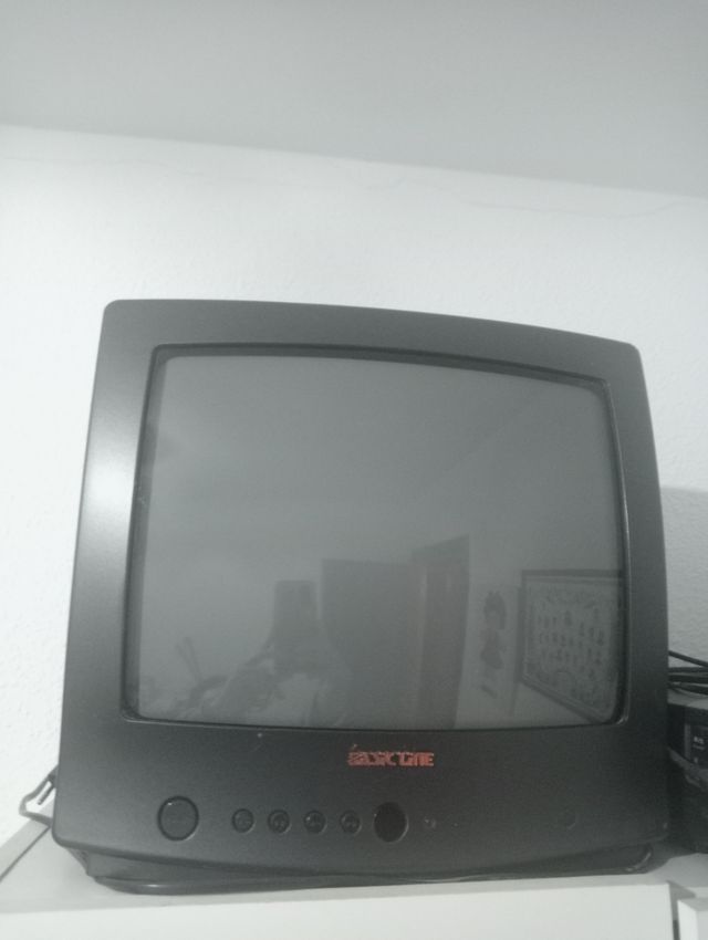 TV antigua Basic Line