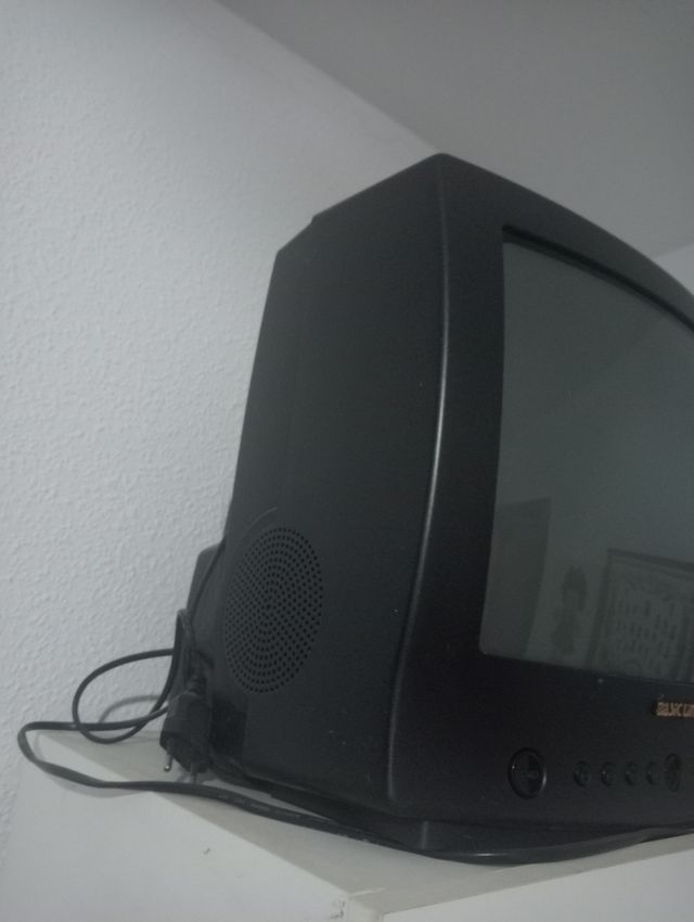 TV antigua Basic Line