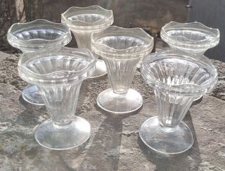 Lote de copas de cristal para postre