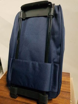 Maleta de viaje. Con ruedas