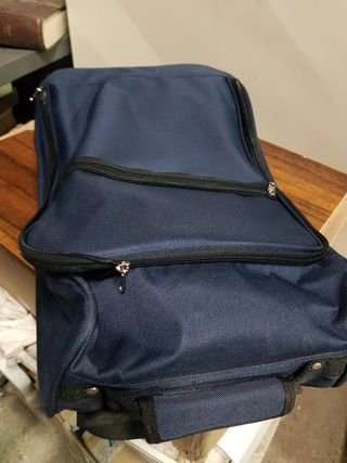 Maleta de viaje. Con ruedas