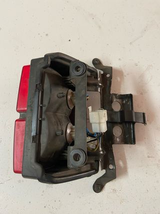 Piloto faro trasero yamaha fzs 600 2002