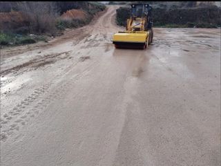 EXCAVACIÓN CON CARGA BARRDORA DANA BARR0
