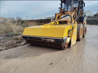 EXCAVACIÓN CON CARGA BARRDORA DANA BARR0