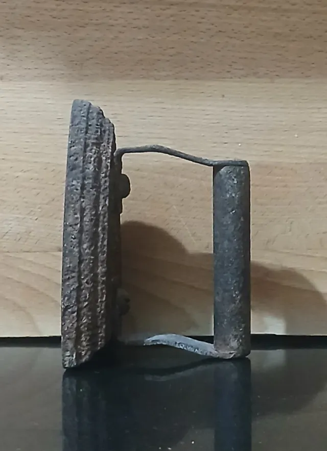 PLANCHA DE HIERRO ANTIGUA