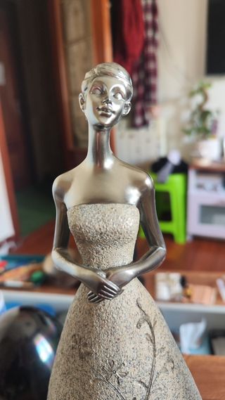 Escultura mujer