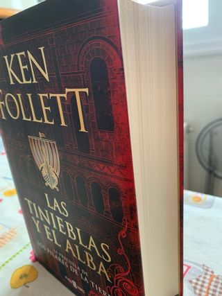 Las tinieblas y el alba Ken Follet