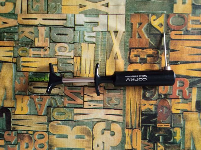 Sacacorchos de aire CORKY.