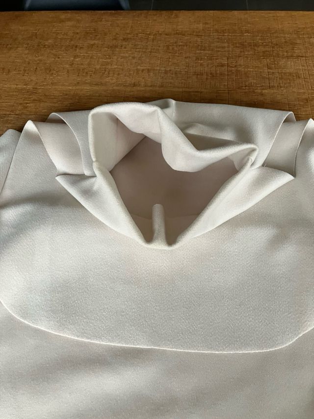 Poncho da donna color beige usato pochissimo