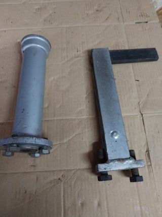 Soporte para colocar aperos  de  motoazada ,