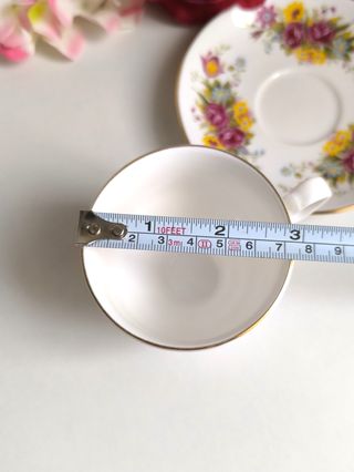 Preciosa taza y platillo porcelana inglesa