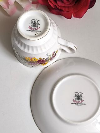 Preciosa taza y platillo porcelana inglesa