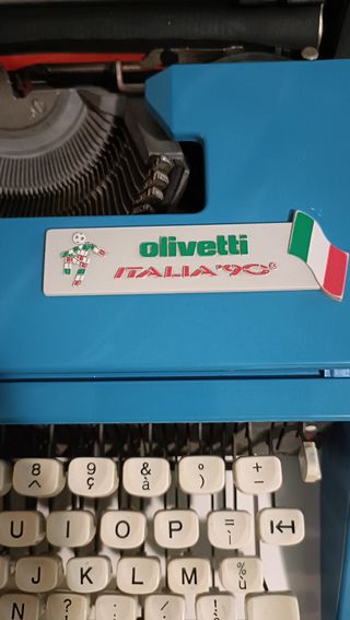 Macchina da scrivere Olivetti Italia 90