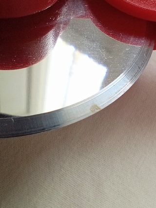 Taglia pizza a forma di vespa rossa, mai usato 
