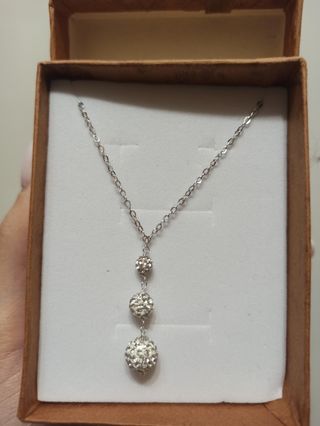 Collana in oro bianco 750
