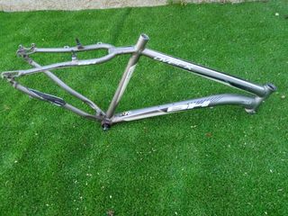 Cuadro de aluminio BH bicicleta BTT