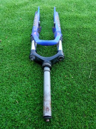 Horquilla suntour con suspensión 26"