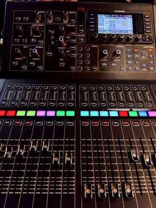 Midas M32r + DL32 + Flight Case