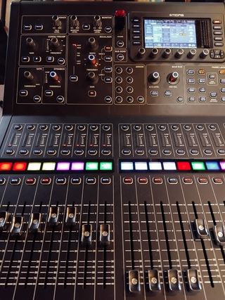 Midas M32r + DL32 + Flight Case