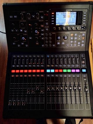 Midas M32r + DL32 + Flight Case