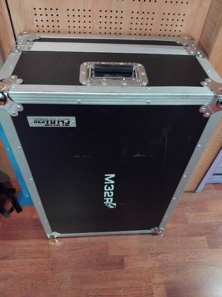 Midas M32r + DL32 + Flight Case