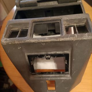 Cajón con botoneras y radio patrol