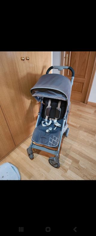 Carrito de paseo Maclaren.