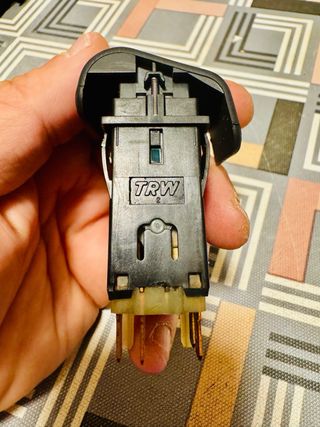 Se vende interruptor antinieblas Citroen ZX