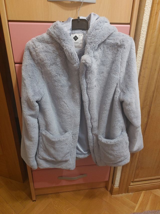 Abrigo niña y mujer