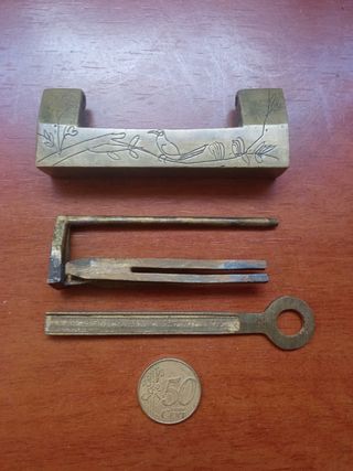 Candado antiguo Asiático .