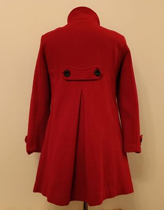 Abrigo rojo Zara