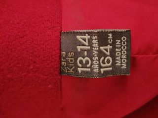 Abrigo rojo Zara