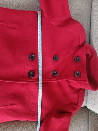 Abrigo rojo Zara