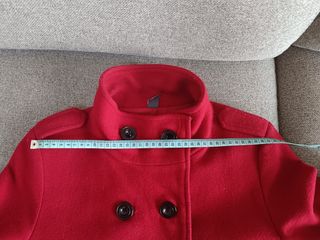 Abrigo rojo Zara