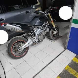 Aprilia Dorsoduro 750