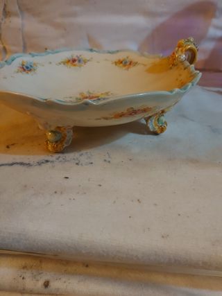 Fuente de centro antigua ,está firmada